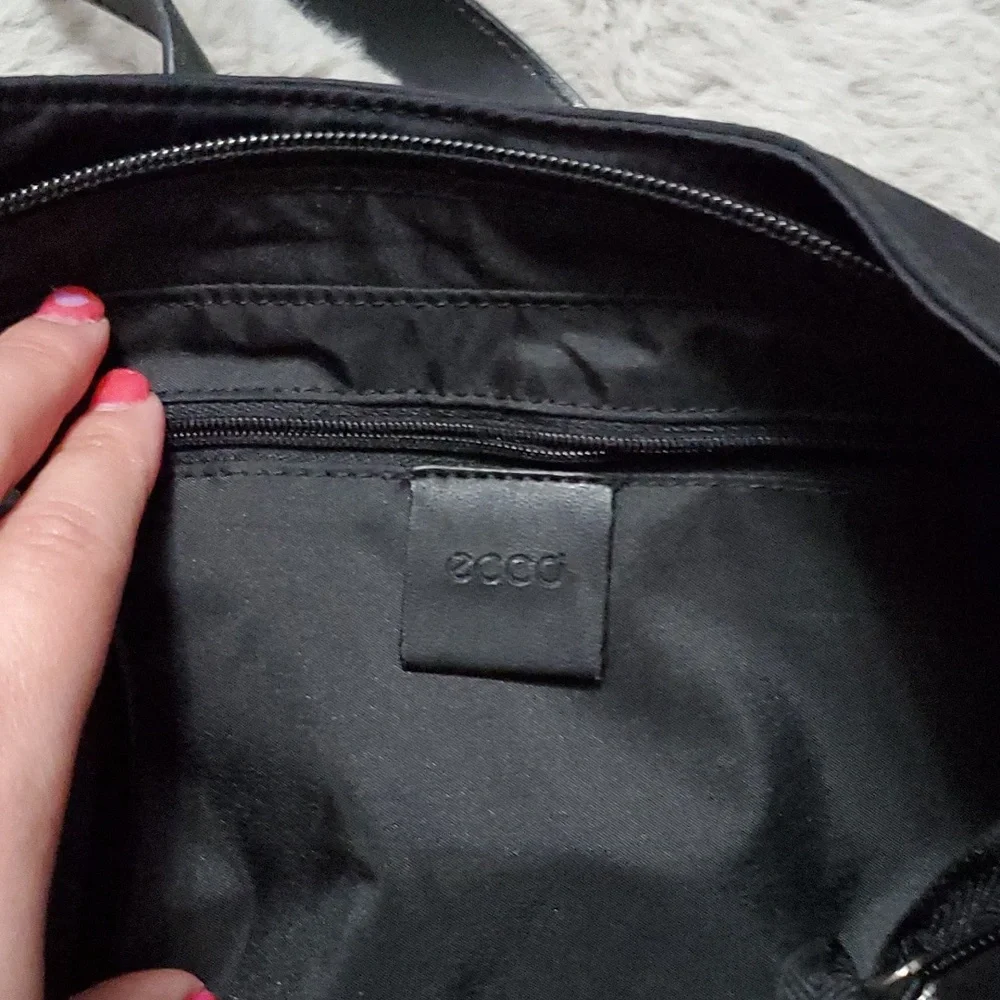 Ecco black nylon material shoulder bag